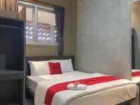RedDoorz Near Wisata Paribendo Lawang فنادق في Purwodadi