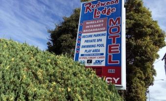 Redwood Lodge Motel