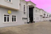 Moongate Hotel and Suites Hotels near Reformed Ogboni Fraternity