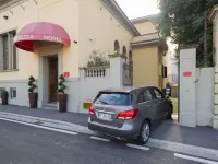 Hotel la Fortezza Hotels near Perseus Statue