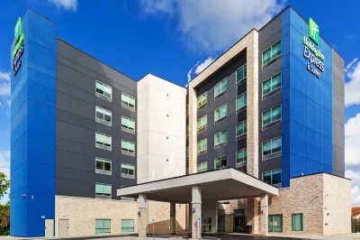 Holiday Inn Express & Suites HOUSTON - DOWNTOWN NORTH by IHG Hotels near Bayou Place
