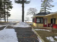Sun N Snow Hotel Hotels in Clam Lake Township