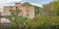 Hôtel Triotel Hotels in La Garde