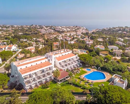 Carvoeiro Garden Hotel Hotel dekat Pantai Vale Centeanes
