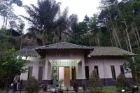 Aren Homestay Hotel dekat GLAMPING MENOREH