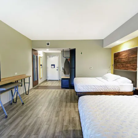 Tru by Hilton Portland Airport Area