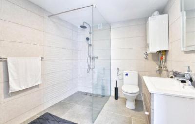 Three-Bedroom Holiday Home Nice Home in Stubicke Toplice with 3 Bedrooms, Outdoor Swimming Pool and Heated Swimming Pool Photo