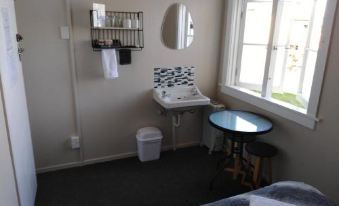 Hokitika Pioneer Hotel