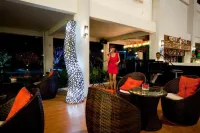 The Cha Am Methavalai Hotel - bar