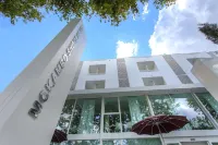 Mokambo Shore Design Hotel