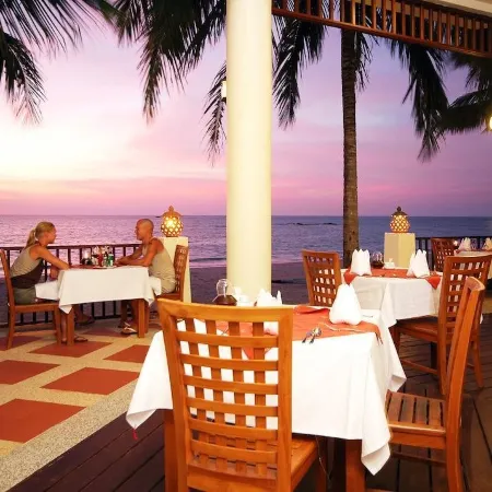 Khaolak Sunset Resort - Adults Only Отели рядом с достопримечательностью «Мемориал Цунами»