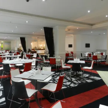 Novotel Surfers Paradise Отели рядом с достопримечательностью «Саутпорт»