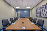 Fairfield by Marriott Inn & Suites Cortland - parking
