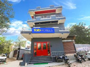 FabExpress F9 Britannia Chowk