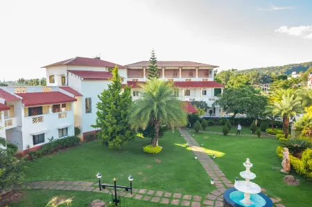 Hotel Landmark Отели рядом с достопримечательностью «Kalandara Darga»