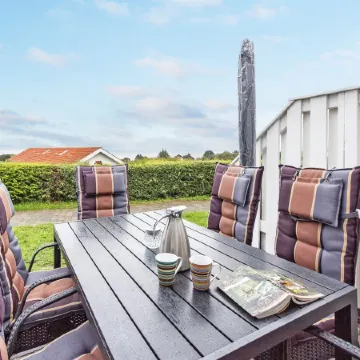 "Frederique" - 400m from the Sea