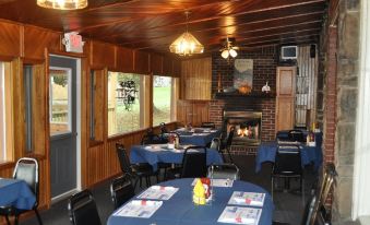 Lakewood Lodge & Restaurant