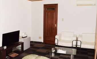 Sakura Hotel Oami - Housity
