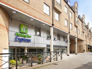 Holiday Inn Express London-Hammersmith, an IHG Hotel