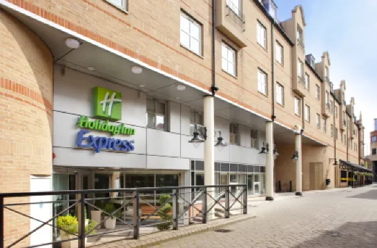 Holiday Inn Express LONDON - HAMMERSMITH by IHG โรงแรมใกล้นอตติงฮิล
