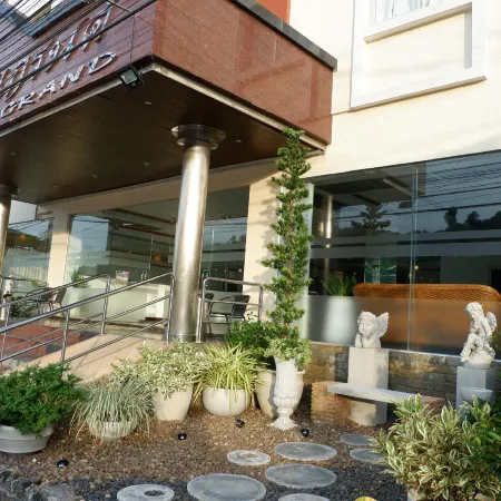 Auychai Grand Hotel