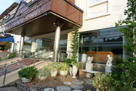 Auychai Grand Hotel Отели в г. Район Ланг Суан