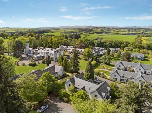 Wyndham Duchally Country Estate - С баром