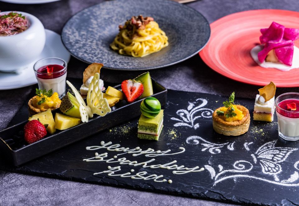 3. 더 라이블리 하..