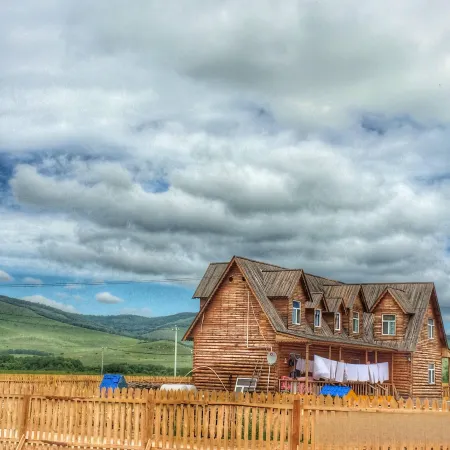 Ergunaen and Alexander Travel Home B&B