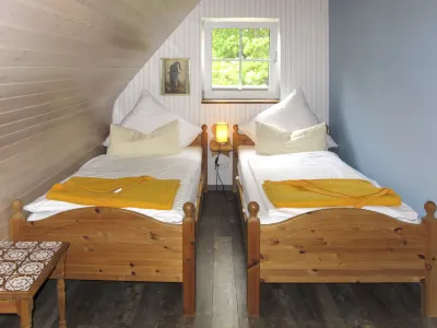 Hühnerhaus Hotels near KNAUS Camping- und Ferienhauspark Rügen