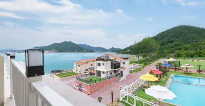 Yeosu Musical House Hotels near Yeosu Airport