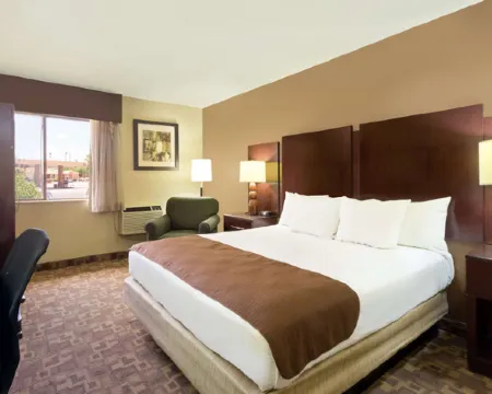 Super 8 by Wyndham Chandler Phoenix Hotels in Chandler