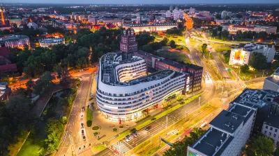 DoubleTree by Hilton Wroclaw Hotel dekat Hydropolis