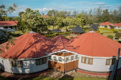 Tumaini Cottages and Conference Centre Các khách sạn ở Lare