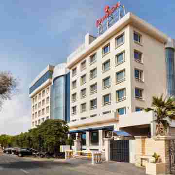 Ramada by Wyndham Karachi Creek Hotel Exterior