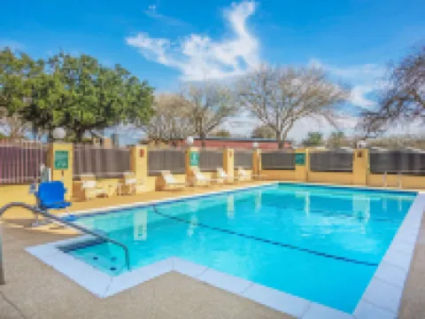 La Quinta Inn & Suites by Wyndham Beeville Hotéis em Bee County