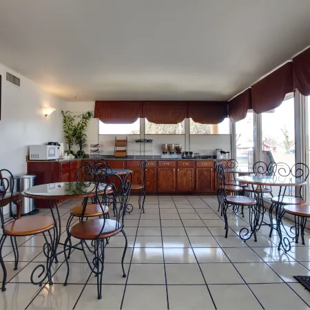 Americas Best Value Inn Uvalde