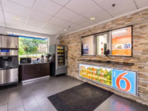Motel 6 Elmsford, NY - White Plains Hotels in Greenburgh