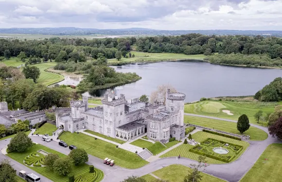 德洛莫朗德城堡酒店