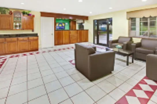 Days Inn by Wyndham Baytown Garth Road I10 East Hoteles en Condado de Harris