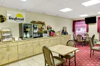 Days Inn & Suites by Wyndham Louisville SW - parking