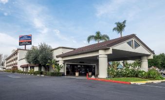 Howard Johnson by Wyndham Fullerton/Anaheim Conference Cntr