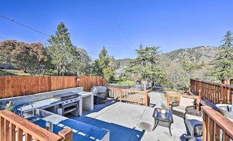Inviting Julian Home w/ Scenic View & Hot Tub