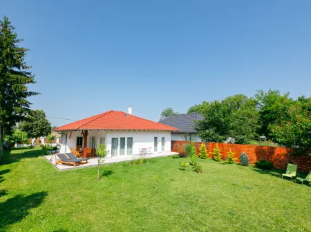 Sunstreet Отели в г. Balatonfoldvari