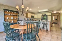 Timber Creek Townhome w/ 2 Decks & Mtn Views! - WiFi
