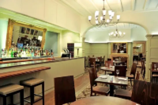 The Crown Manor House Hotel