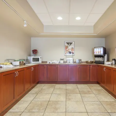 Super 8 by Wyndham Abbotsford BC