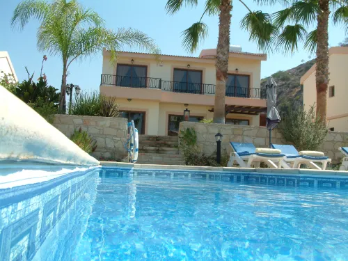 Three Bedroom Villa with Private Pool and Landscaped Garden Close to the Beach Hotels in Pissouri