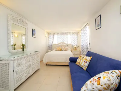 Nina Rose Hotels near Observatori d'aus de Les Salines