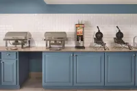 Country Inn & Suites by Radisson, Pella, IA - Aamiainen